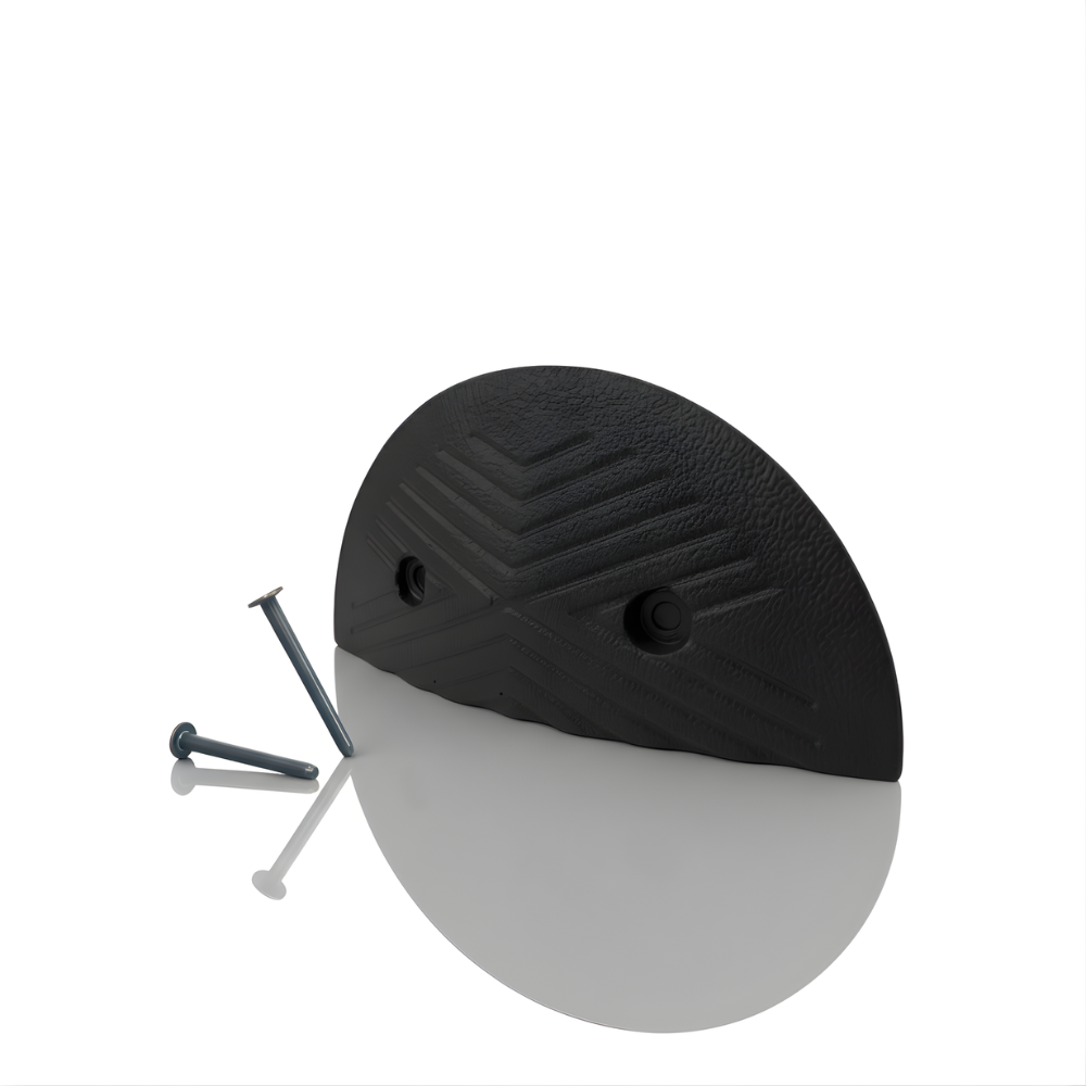 Ujung Polisi Tidur SSBO 4×18×35 – Warna Hitam + 2 Baut Pemasangan, Anti Slip & Mudah Dipasang