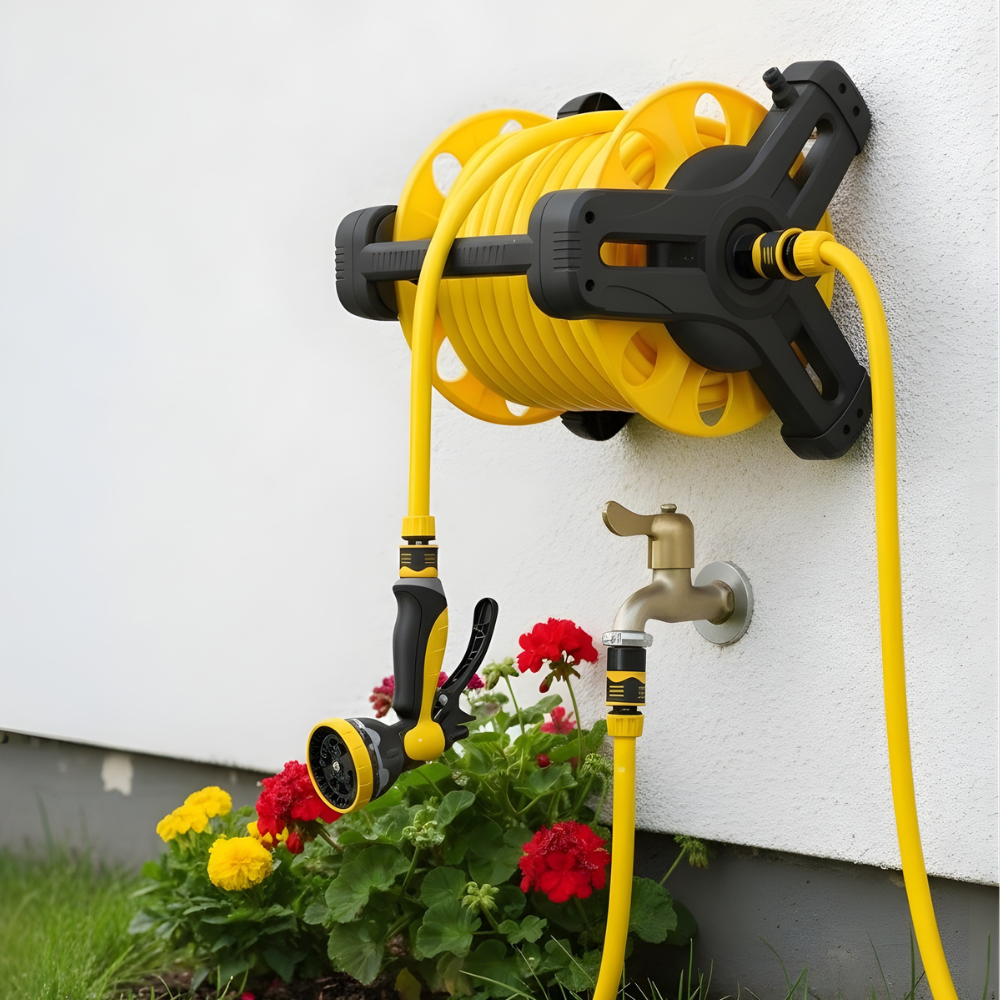 Paket Selang Air Roll Gulung Manual SSBO Warna Kuning – Lengkap dengan Stand, Nozzle & Bracket Gantung